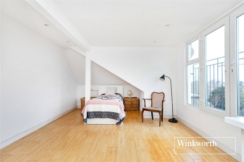 Etchingham Park Road, Finchley, London, N3