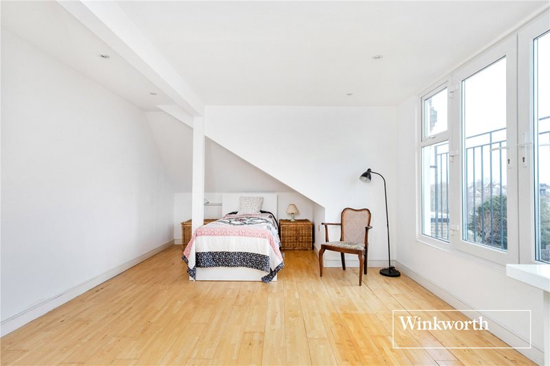 Etchingham Park Road, Finchley, London, N3