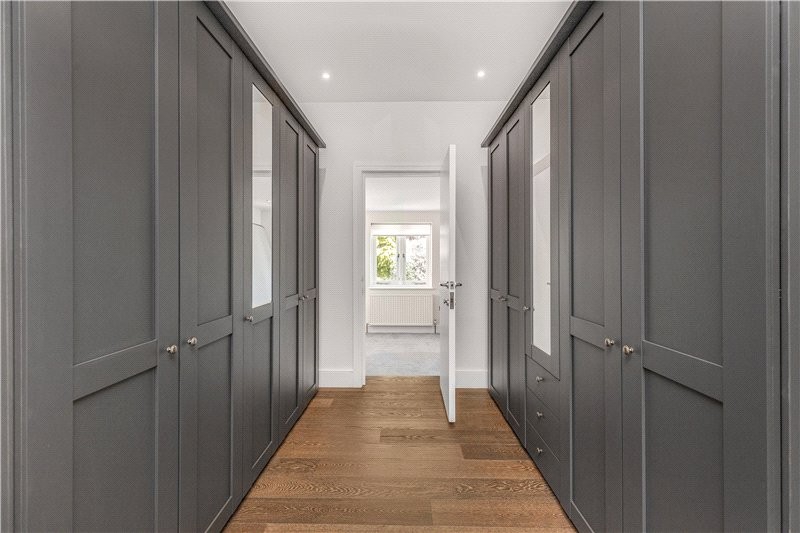 Beverley Close, Barnes, London, SW13