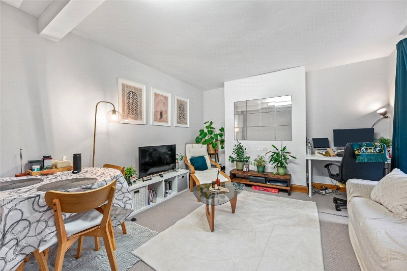 Ellerslie Road, London, W12