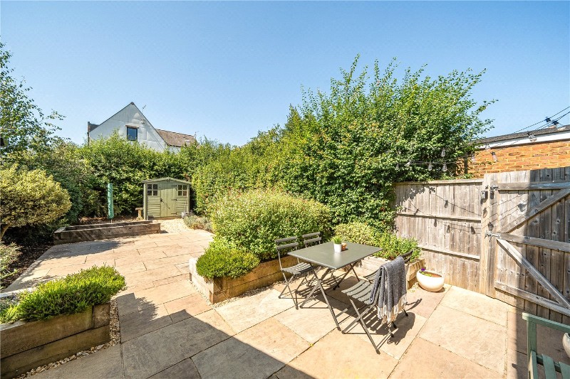 Edward Road, Farnham, Surrey, GU9