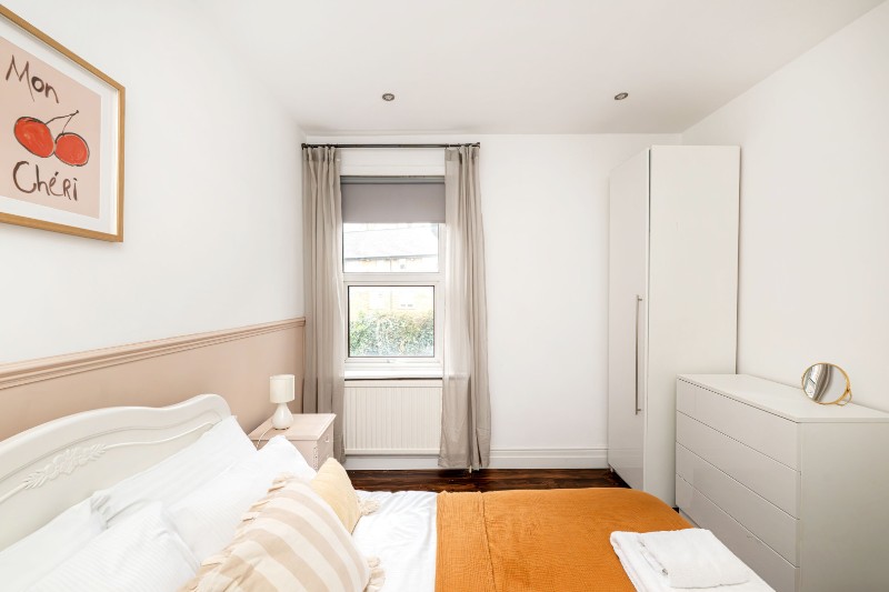 Holberton Gardens, London, NW10