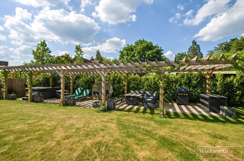 Bagshot Road, Chobham, Surrey, GU24