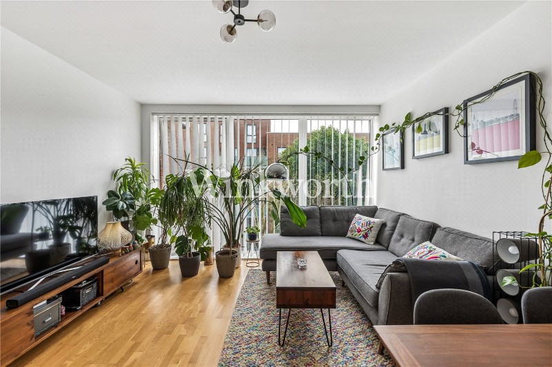 Bathurst Square, London, N15