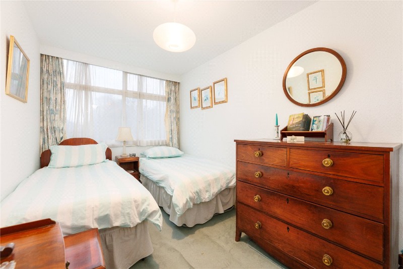 Arlesey Close, London, SW15