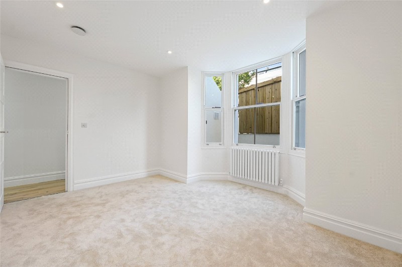 Ellerslie Road, London, W12