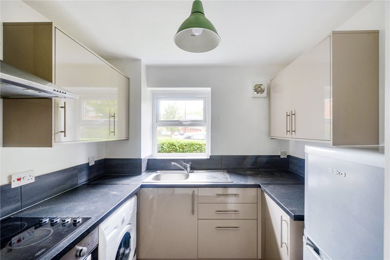 Molyneux Drive, London, SW17