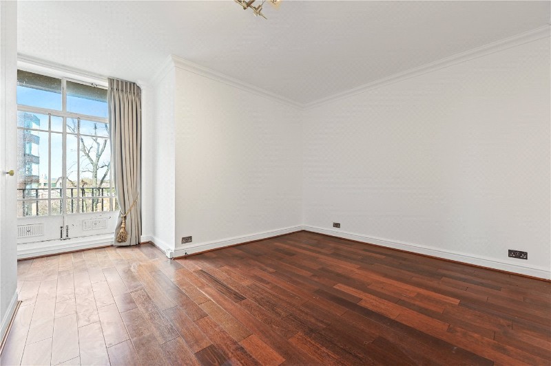 Oakwood Court, London, W14