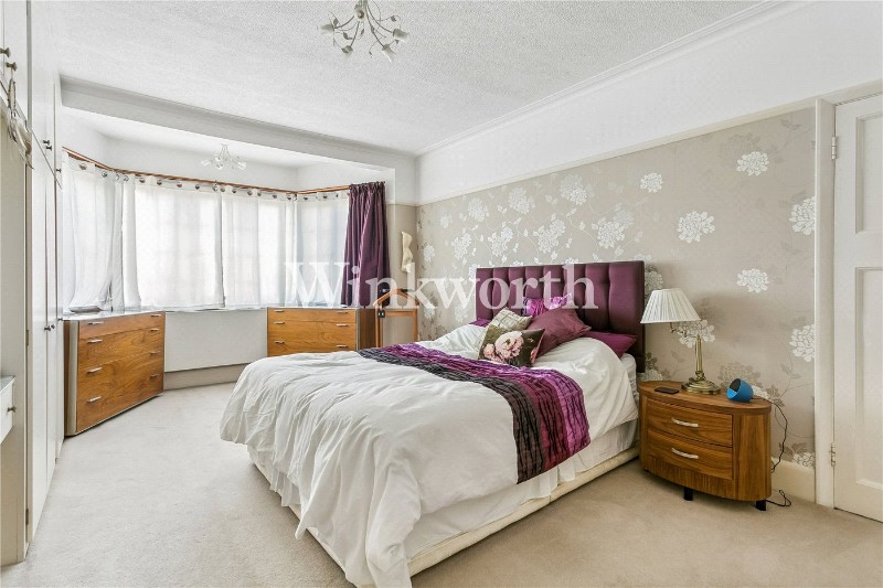 Broomfield Avenue, London, N13
