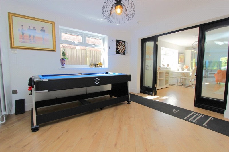 Trinity Road, Rayleigh, Essex, SS6