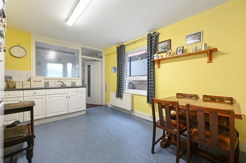 Bloemfontein Road, London, W12