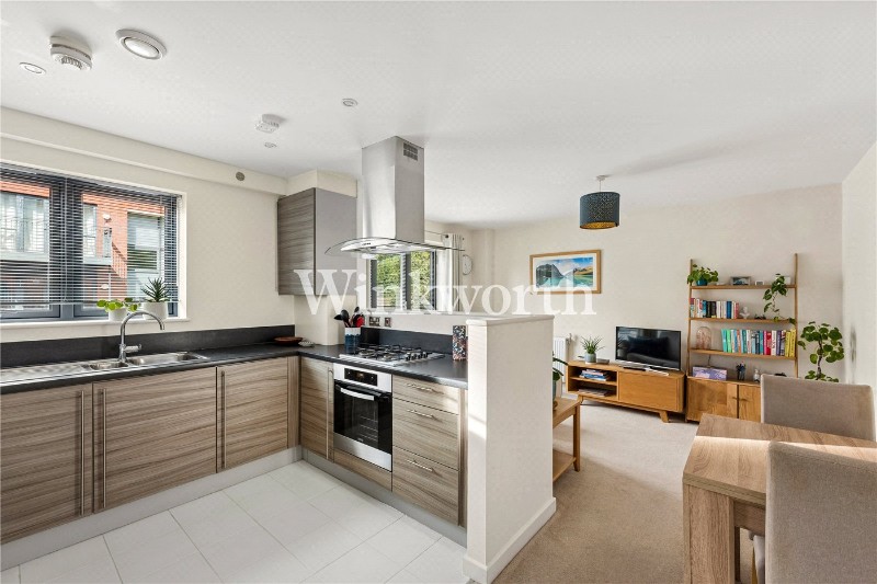 Leverton Close, London, N22