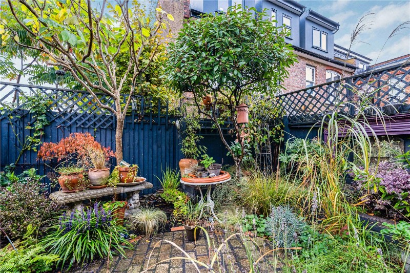 East End Road, East Finchley, London, N2