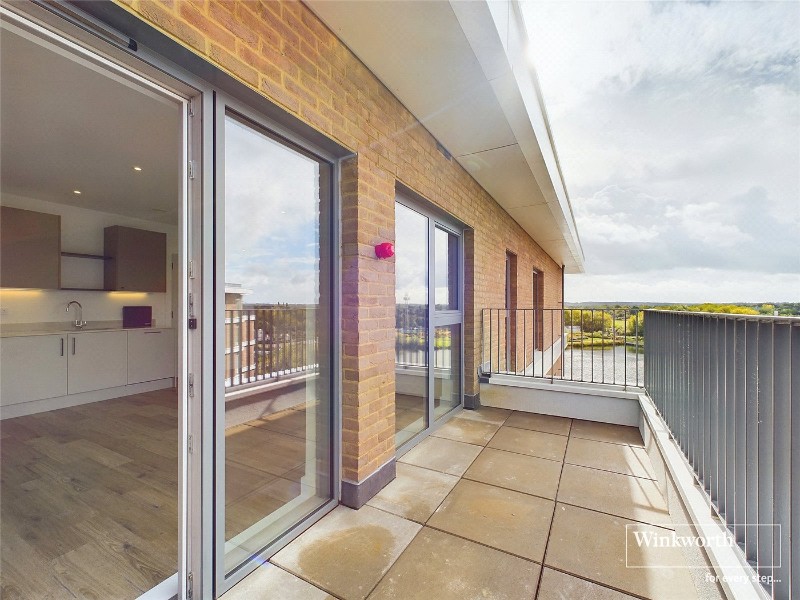 Flagstaff Road, Bankside Gardens, Reading, Berkshire, RG2