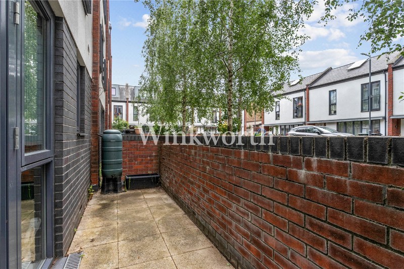 Leverton Close, London, N22