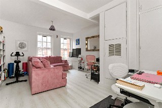 Club Row, London, E2