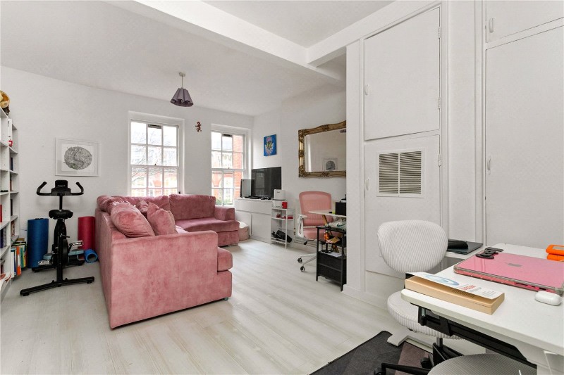 Club Row, London, E2