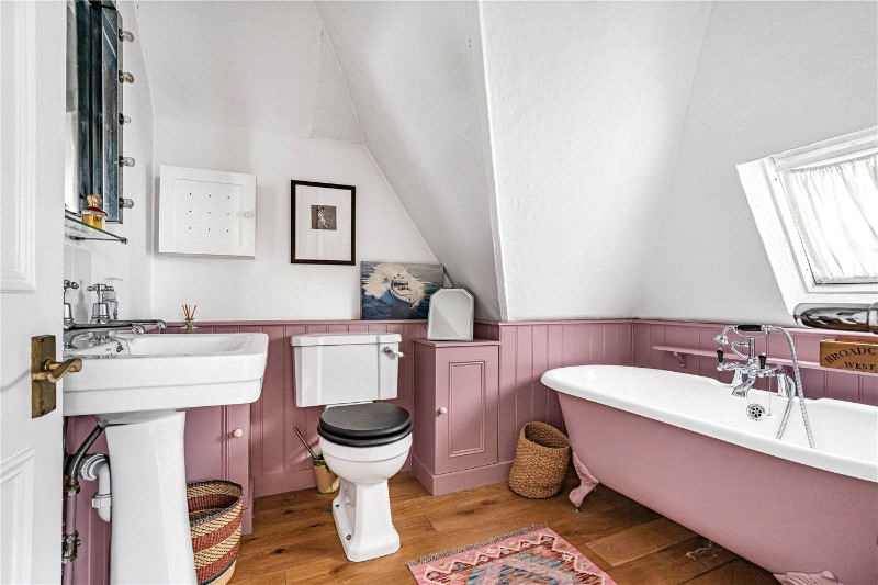 Ferme Park Road, London, N4