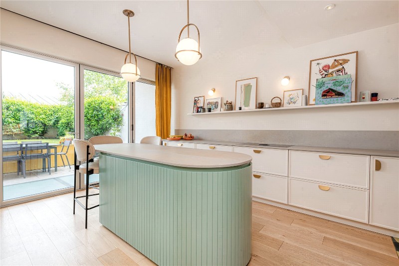 Pangbourne Avenue, London, W10