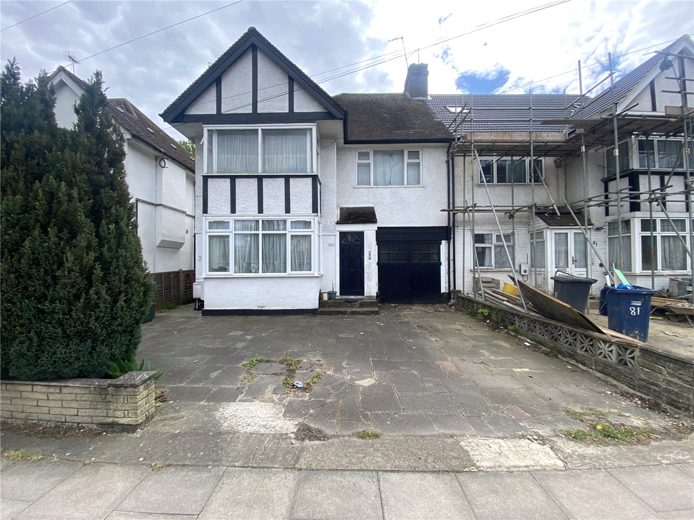 Colindeep Lane, London, NW9