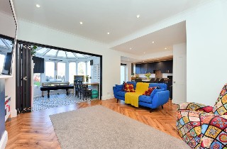 Colborne Way, Worcester Park, KT4