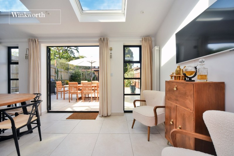 Ardrossan Gardens, Worcester Park, Surrey, KT4