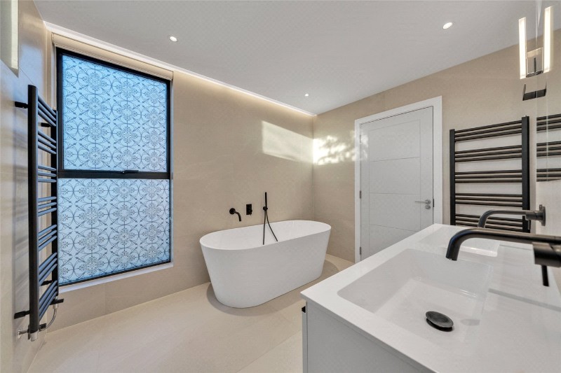 The Vale, London, NW11