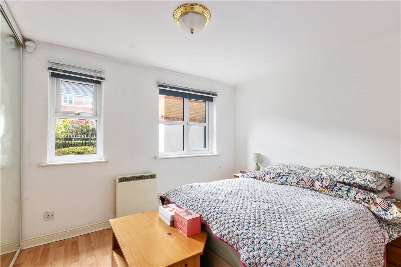 Transom Close, London, SE16