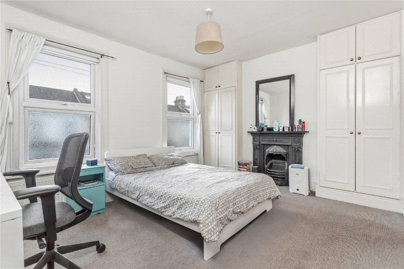 Graveney Road, London, SW17