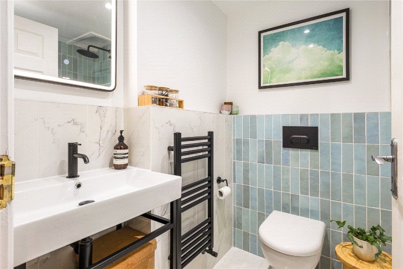 Larkhall Rise, London, SW4