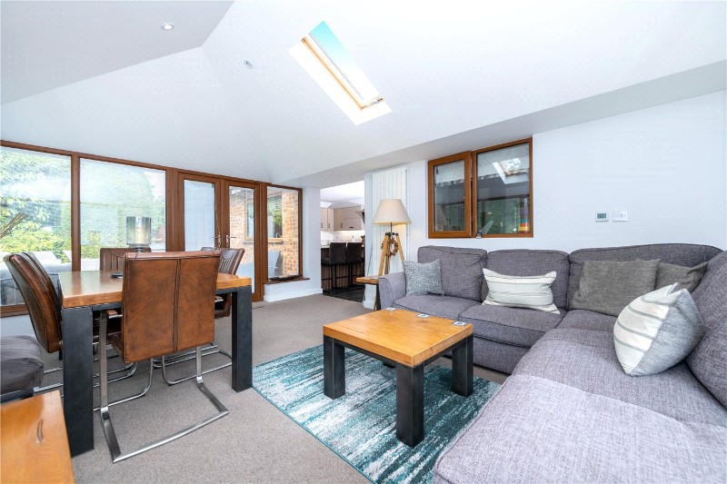 Dorchester Avenue, Bourne, Lincolnshire, PE10