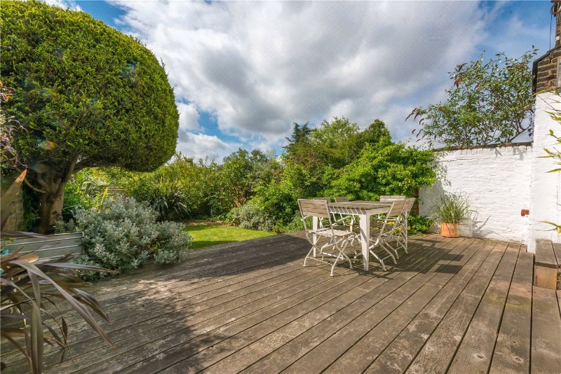 Bathurst Gardens, London, NW10