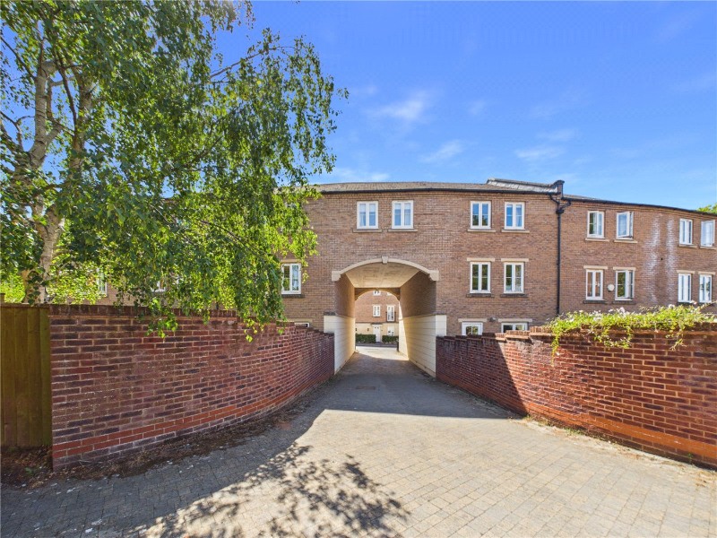 Fleming Way, Exeter, Devon, EX2