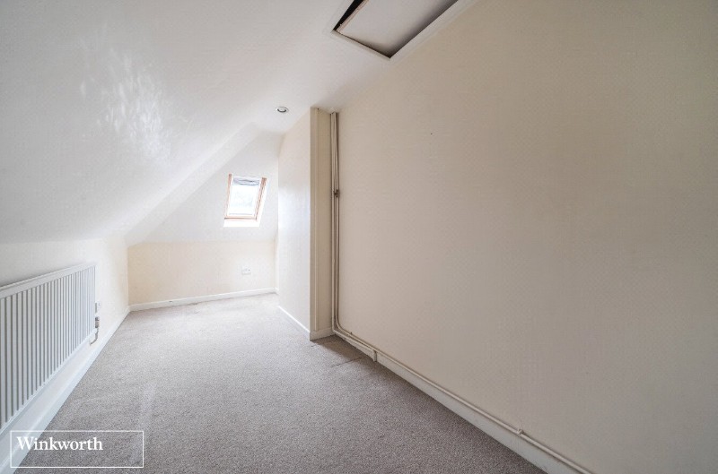 Wallis Road, Fairfields, Basingstoke, RG21