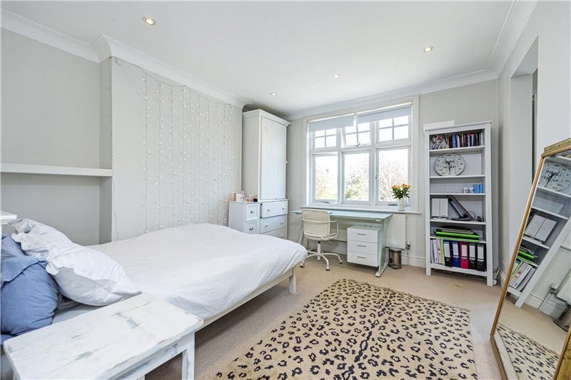 Ferry Road, Barnes, London, SW13