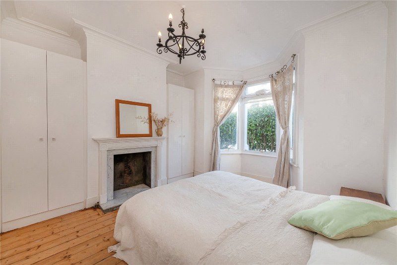 Eynham Road, London, W12