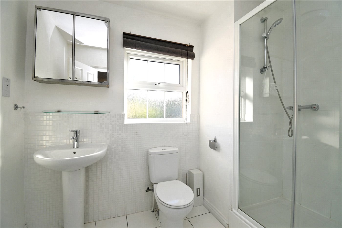 Ensuite To Bed One