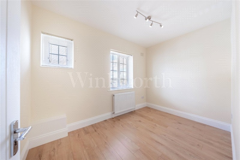 Vivian Avenue, London, NW4