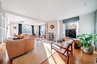 Bat & Ball Lane, Farnham, Surrey, GU10