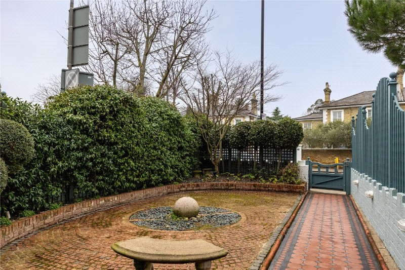 Upper Richmond Road, London, SW15