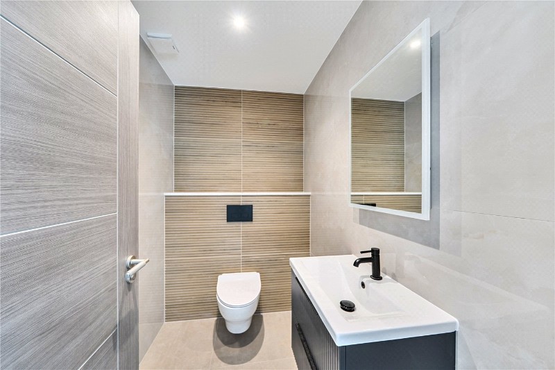 Highview Avenue, Edgware, HA8
