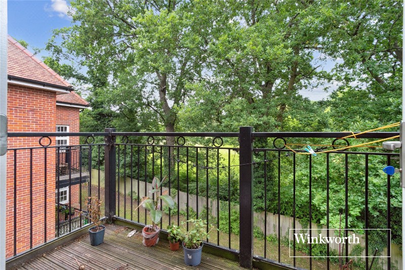 Collison Avenue, Barnet, EN5