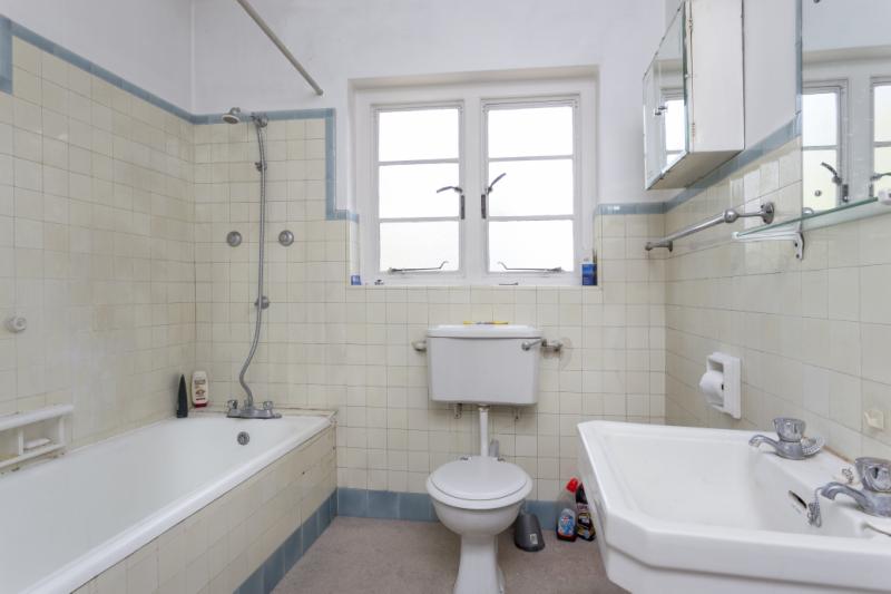 Roehampton Close, Putney, London, SW15
