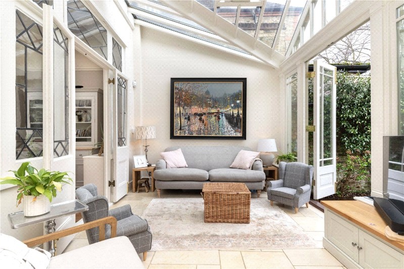 Daylesford Avenue, London, SW15