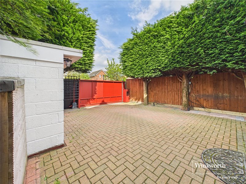 Great North Way, Hendon, London, NW4