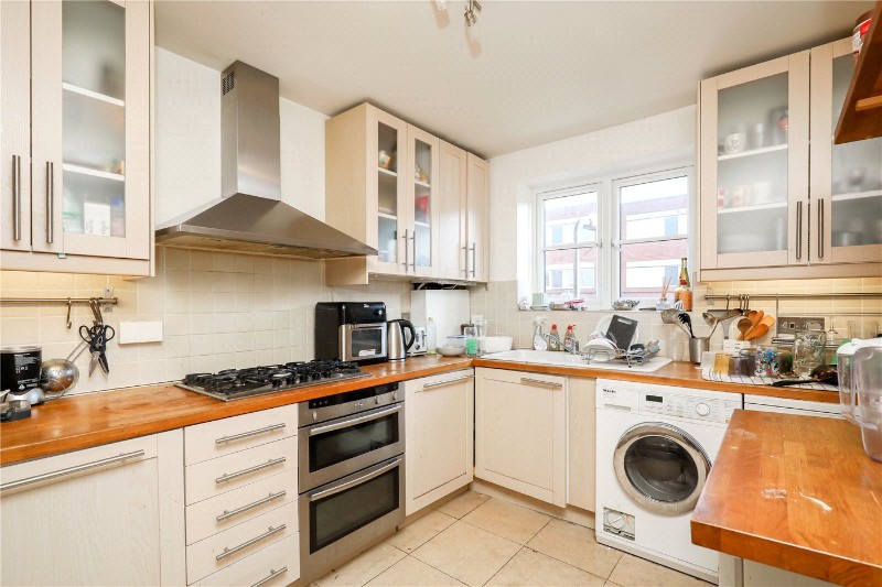 Avenue Road, London, W3