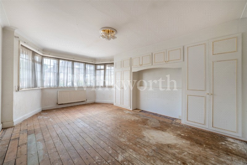 Wayside, London, NW11