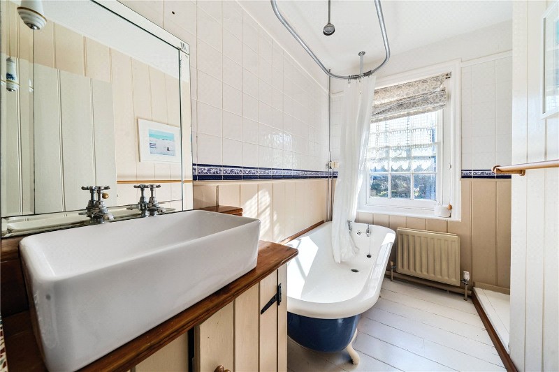 Pear Tree Lane, Newbury, Berkshire, RG14