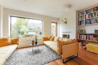 Barentin Way, Petersfield, Hampshire, GU31