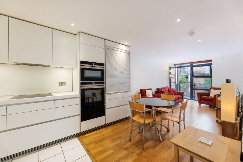 Scott Avenue, London, SW15